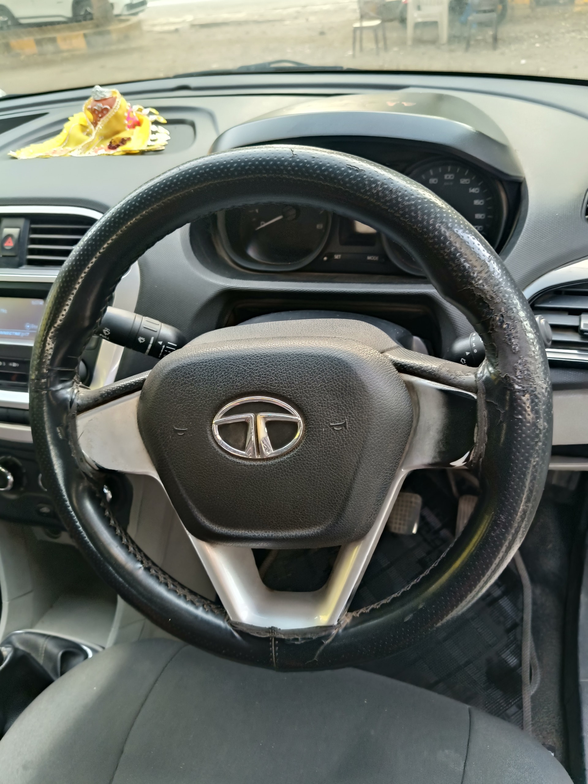 View 2016 Tata Tiago Revotorq XT Image 10 Used 2016 Tata Tiago Revotorq XT Image 10