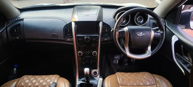 View Mahindra XUV500 Image 8 Used Mahindra XUV500 Image 8