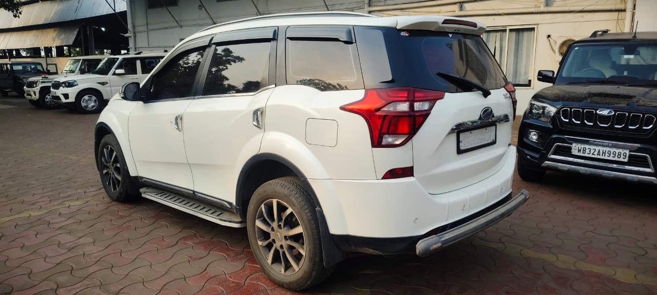 View 2020 Mahindra XUV500 W11 Image 9 Used 2020 Mahindra XUV500 W11 Image 9