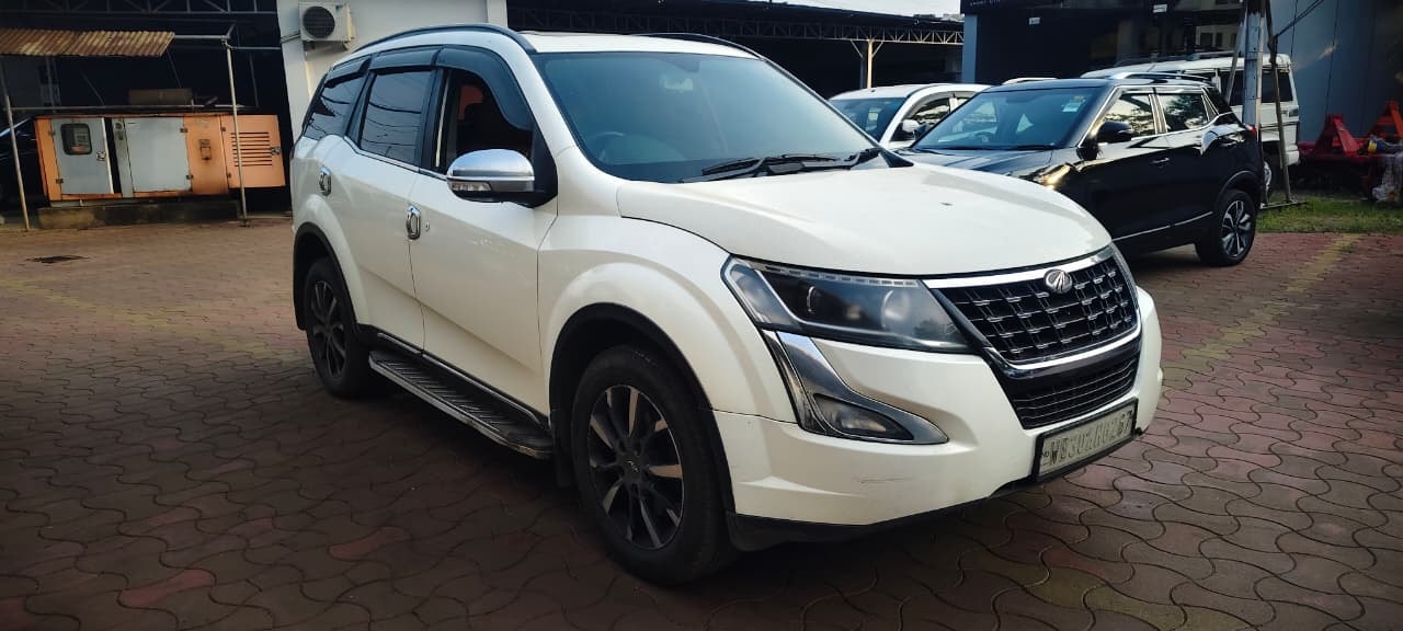 View 2020 Mahindra XUV500 W11 Image 10 Used 2020 Mahindra XUV500 W11 Image 10