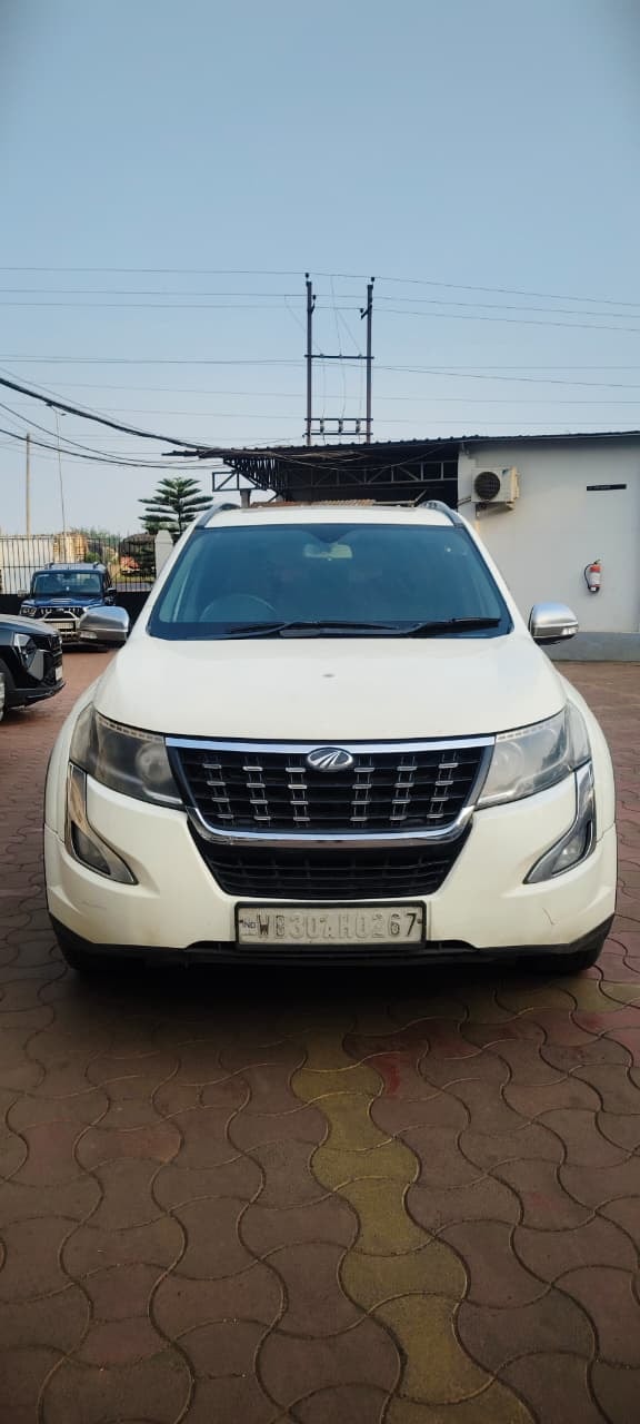 View 2020 Mahindra XUV500 W11 Image 2 Used 2020 Mahindra XUV500 W11 Image 2