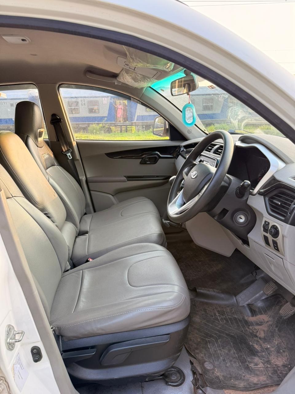 Used 2017 Mahindra KUV100 Used 2017 Mahindra KUV100