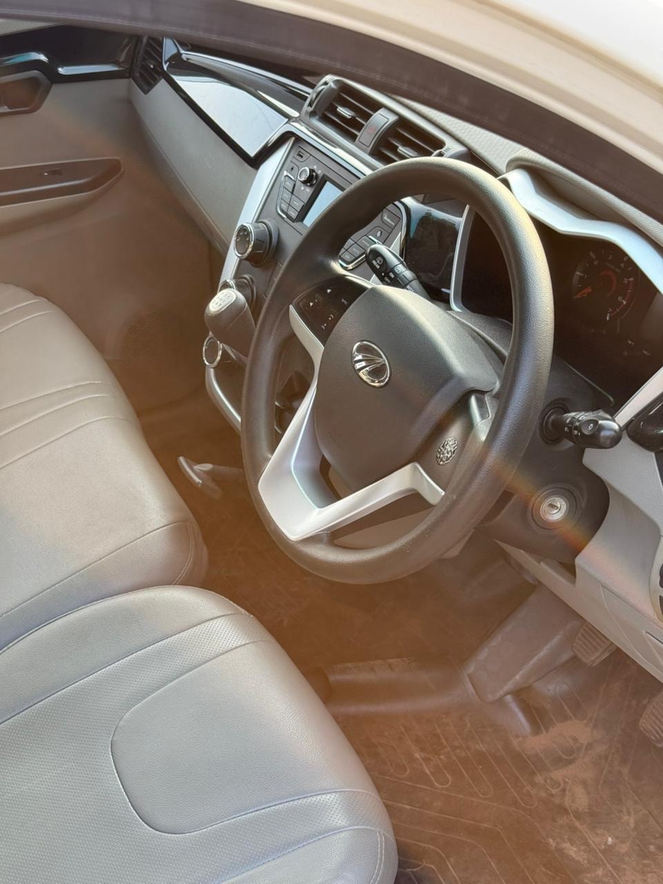 Used 2017 Mahindra KUV100 Used 2017 Mahindra KUV100