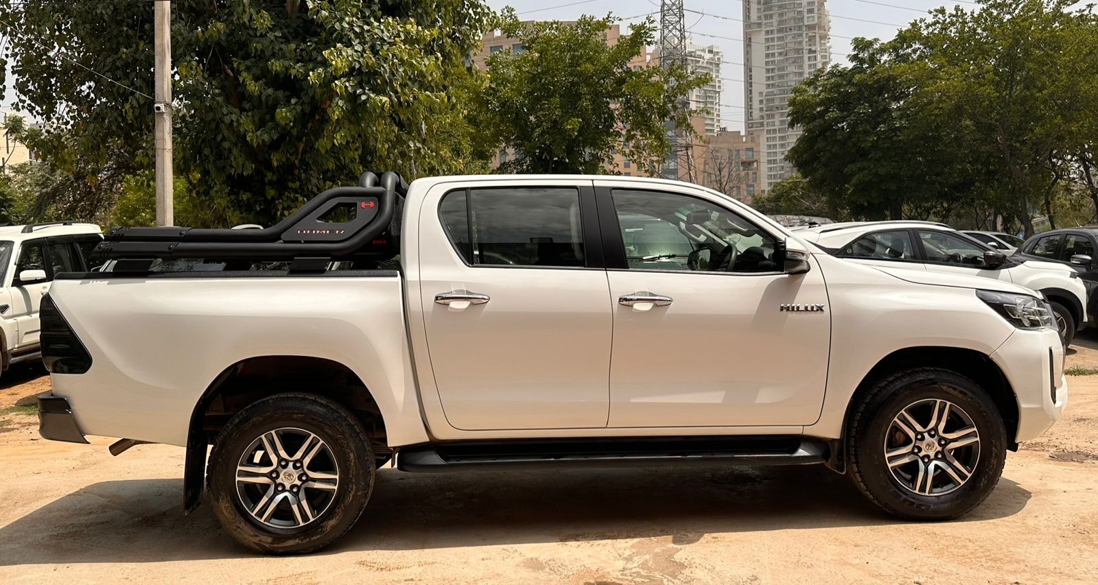 Hilux image 8 Hilux image 8