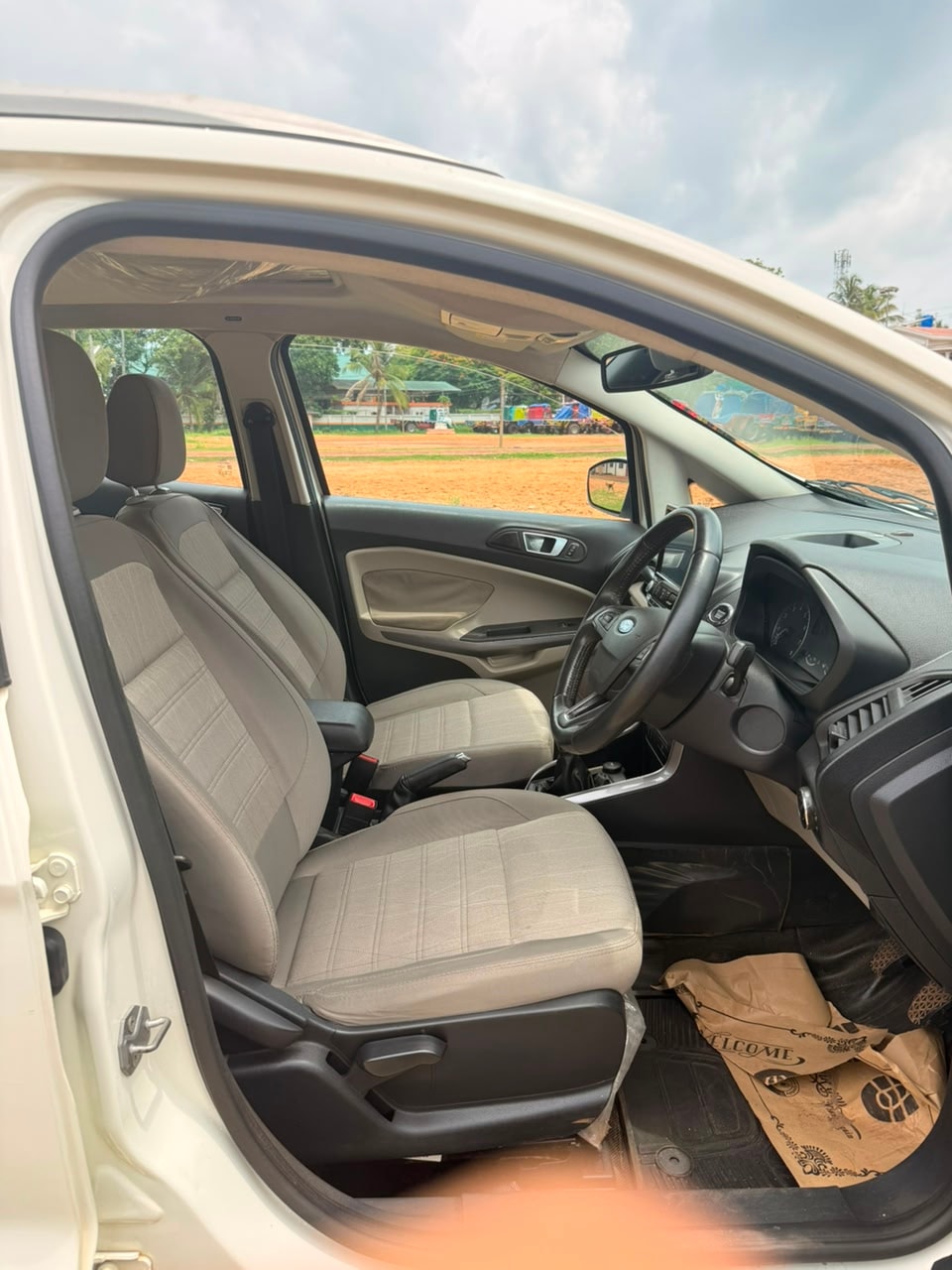 View 2019 Ford EcoSport 1.5 TiVCT Petrol Titanium Plus BS IV Image 3 Used 2019 Ford EcoSport 1.5 TiVCT Petrol Titanium Plus BS IV Image 3