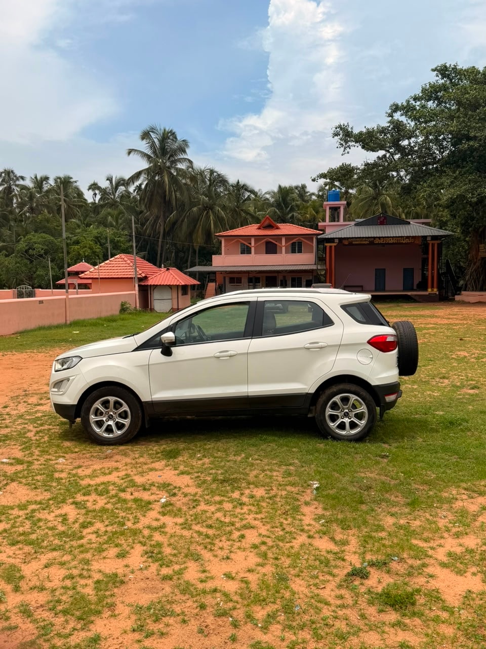View 2019 Ford EcoSport 1.5 TiVCT Petrol Titanium Plus BS IV Image 6 Used 2019 Ford EcoSport 1.5 TiVCT Petrol Titanium Plus BS IV Image 6