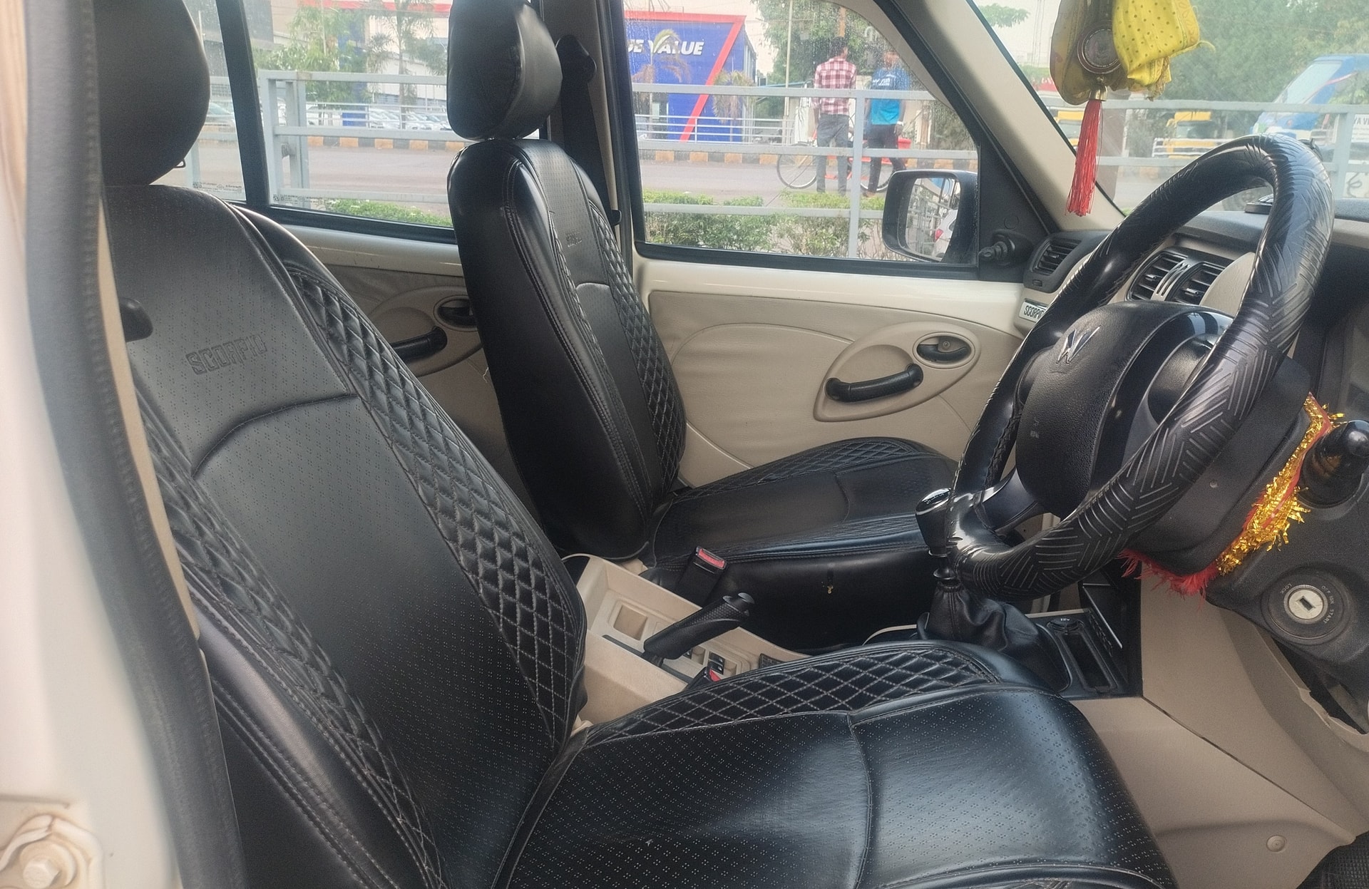 View 2023 Mahindra Scorpio Classic S 7 Seater Image 13 Used 2023 Mahindra Scorpio Classic S 7 Seater Image 13