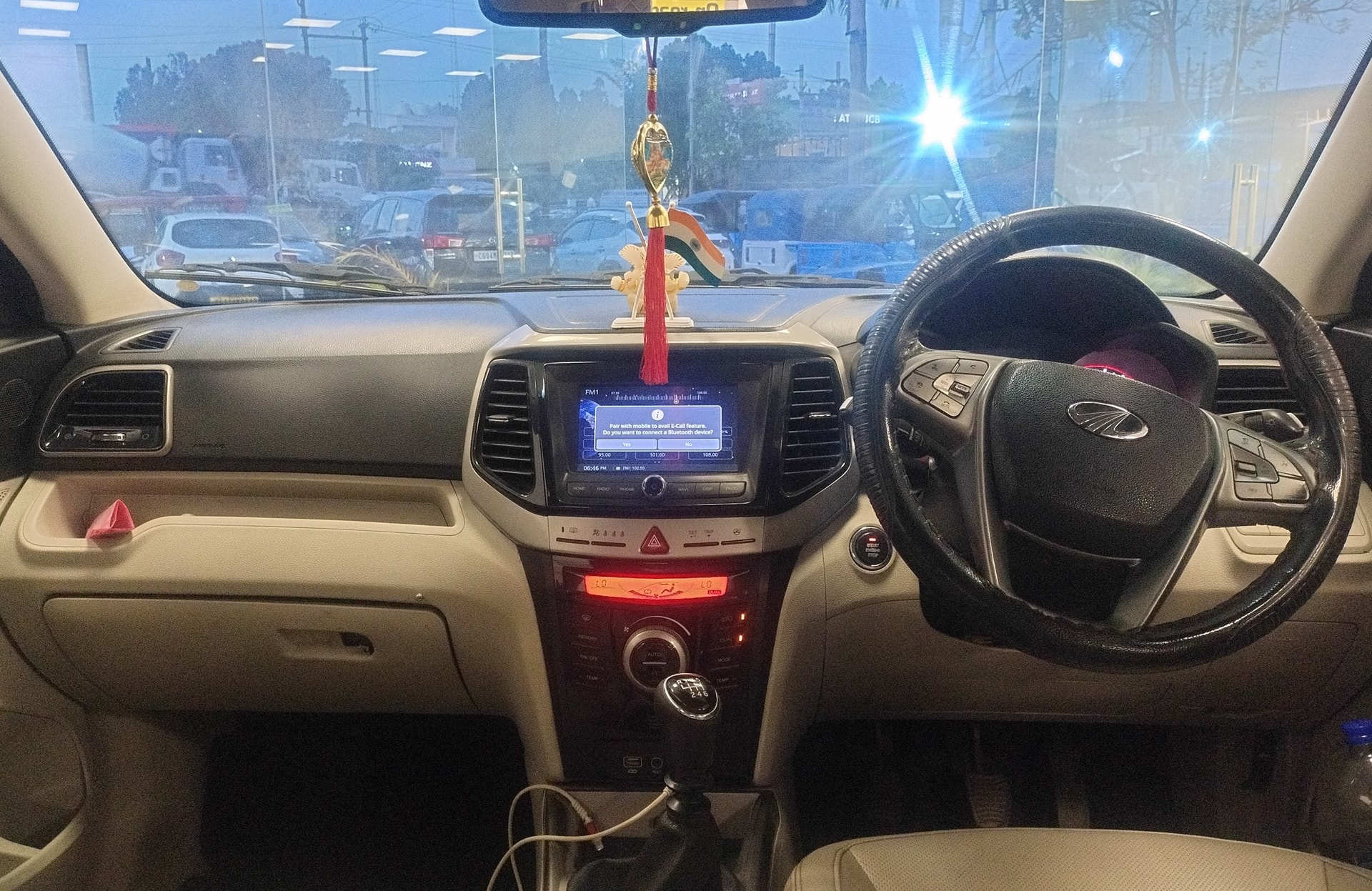 View 2019 Mahindra XUV300 W8 (O) Diesel BS IV Image 9 Used 2019 Mahindra XUV300 W8 (O) Diesel BS IV Image 9
