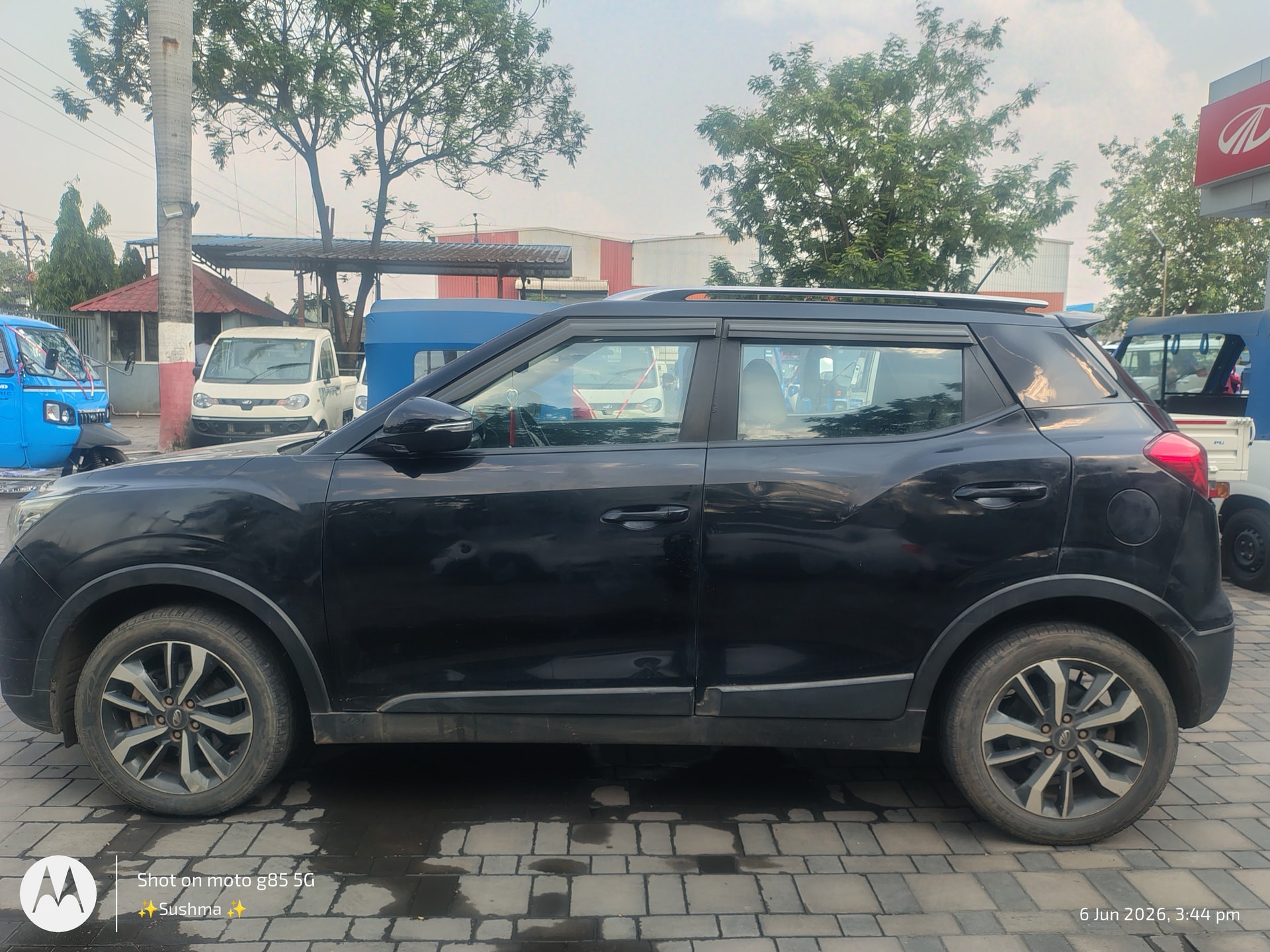 View 2019 Mahindra XUV300 W8 (O) Diesel BS IV Image 6 Used 2019 Mahindra XUV300 W8 (O) Diesel BS IV Image 6