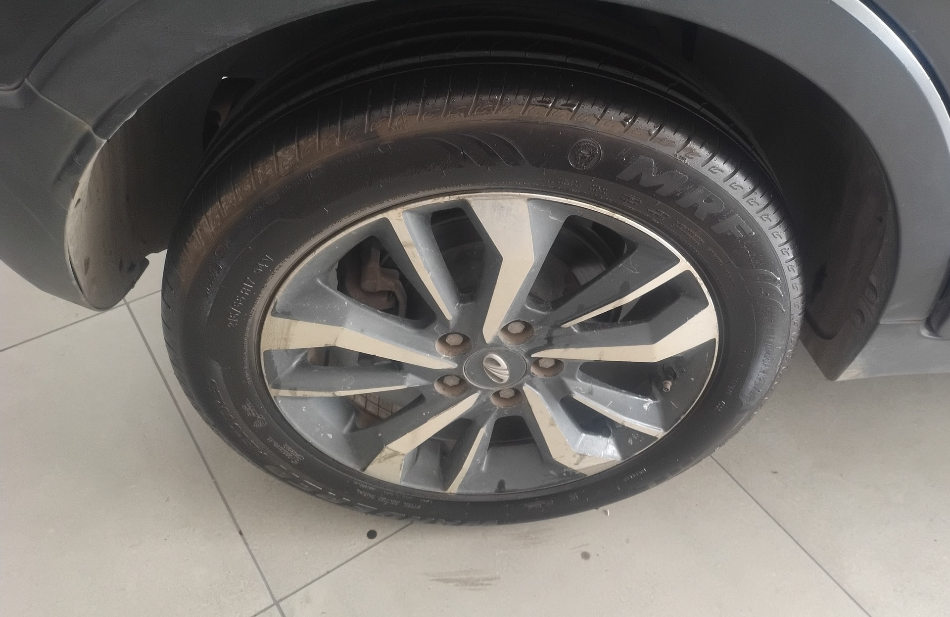 View 2019 Mahindra XUV300 W8 (O) Diesel BS IV Image 15 Used 2019 Mahindra XUV300 W8 (O) Diesel BS IV Image 15