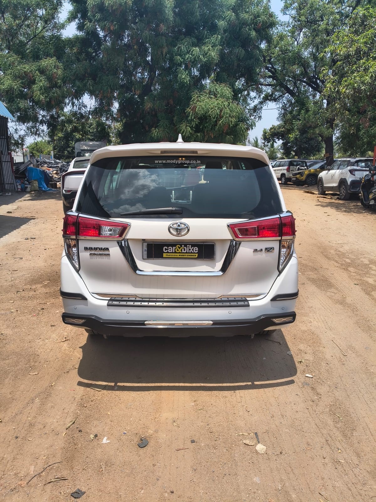 Innova Crysta image 3 Innova Crysta image 3