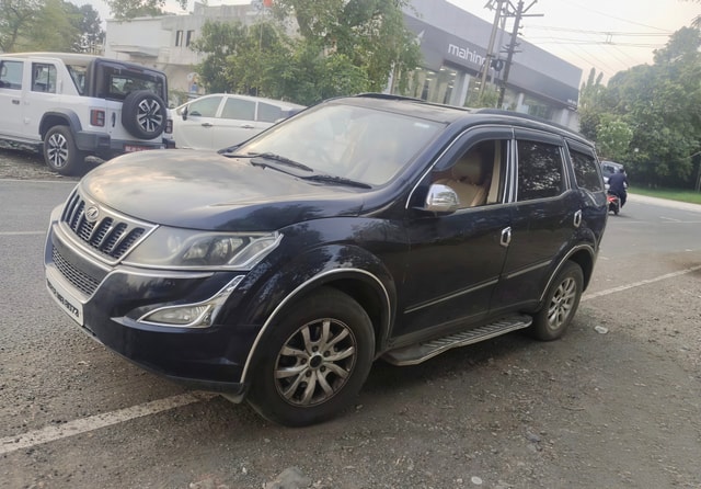 View Mahindra XUV500 Image 5 Used Mahindra XUV500 Image 5