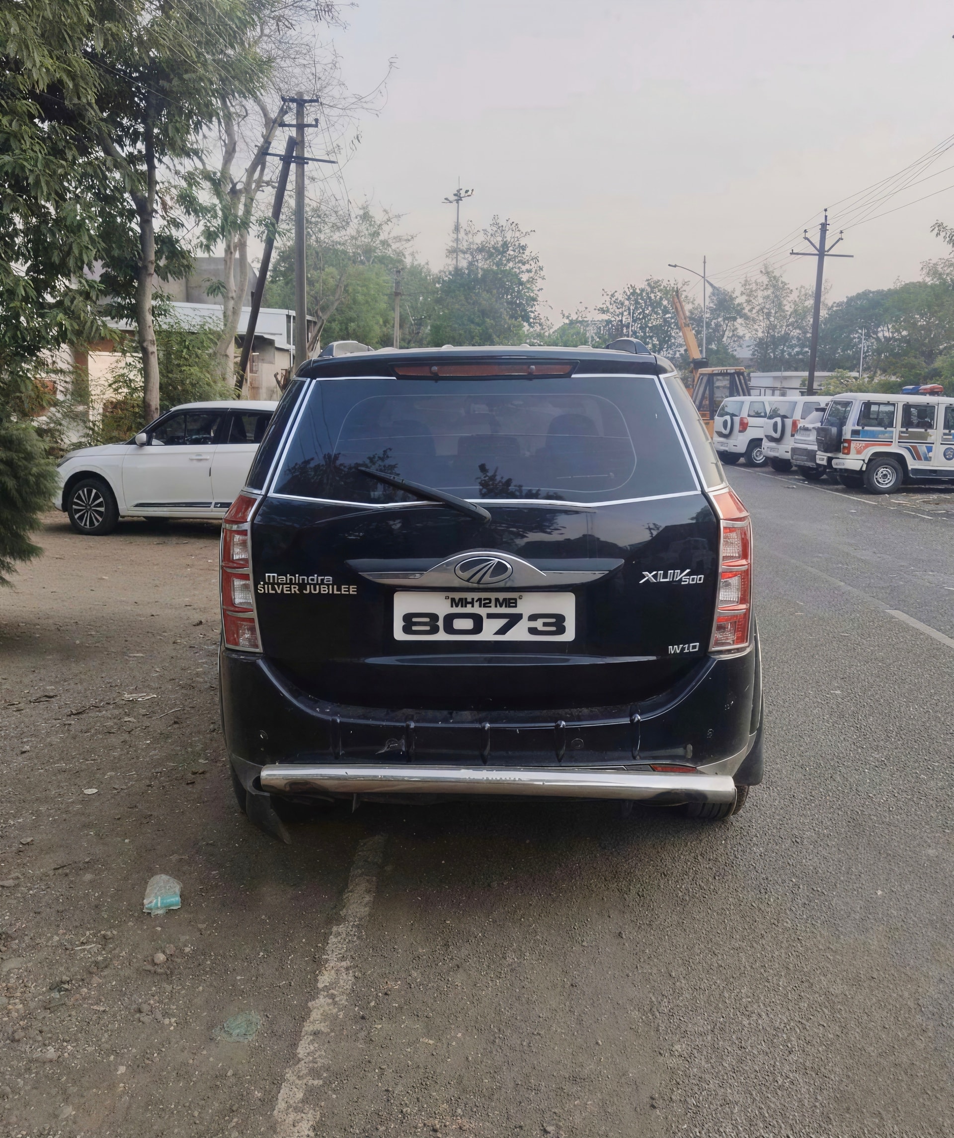 View 2015 Mahindra XUV500 W10 FWD Image 3 Used 2015 Mahindra XUV500 W10 FWD Image 3