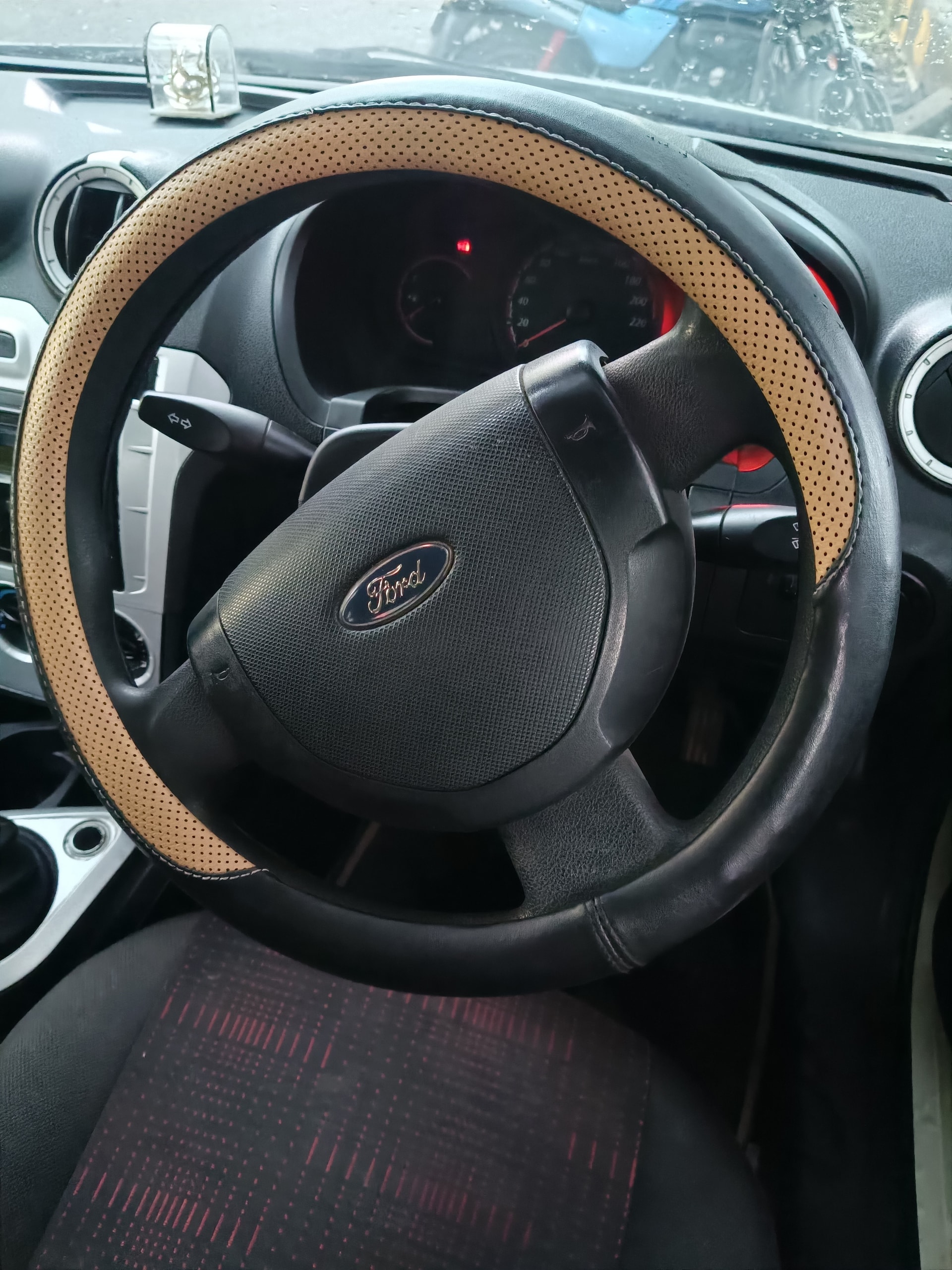 View 2010 Ford Figo 1.4 Duratorq EXI Image 11 Used 2010 Ford Figo 1.4 Duratorq EXI Image 11