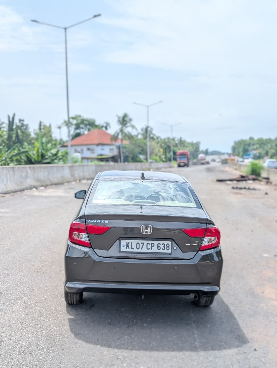 View 2018 Honda Amaze 1.2 V i-VTEC Image 4 Used 2018 Honda Amaze 1.2 V i-VTEC Image 4