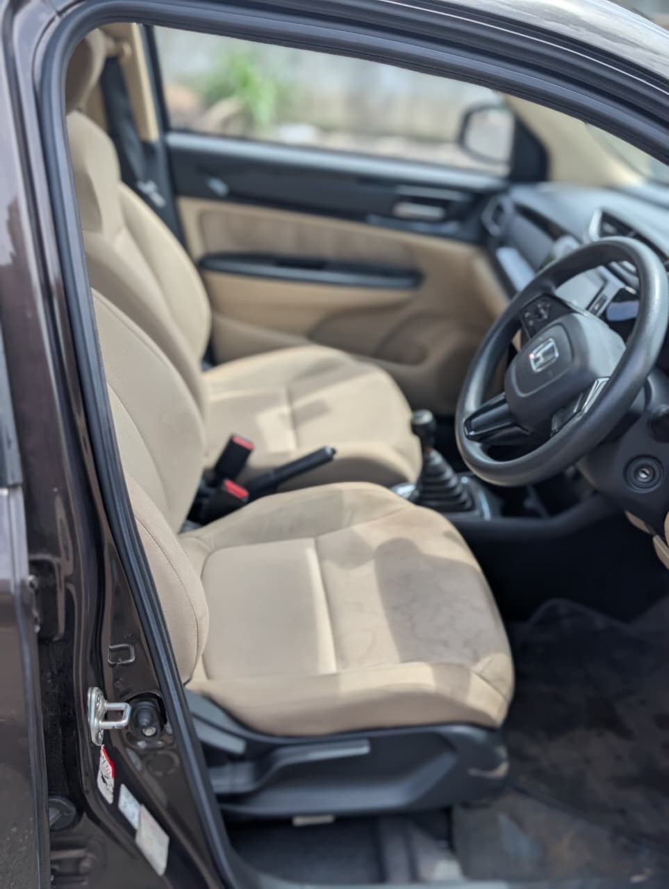 View 2018 Honda Amaze 1.2 V i-VTEC Image 11 Used 2018 Honda Amaze 1.2 V i-VTEC Image 11