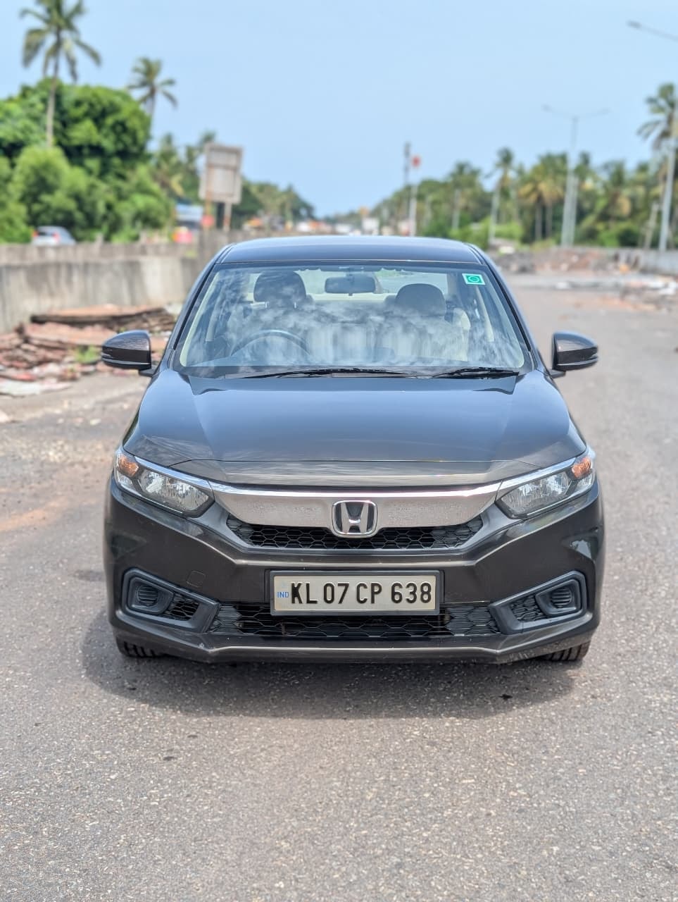 View 2018 Honda Amaze 1.2 V i-VTEC Image 2 Used 2018 Honda Amaze 1.2 V i-VTEC Image 2
