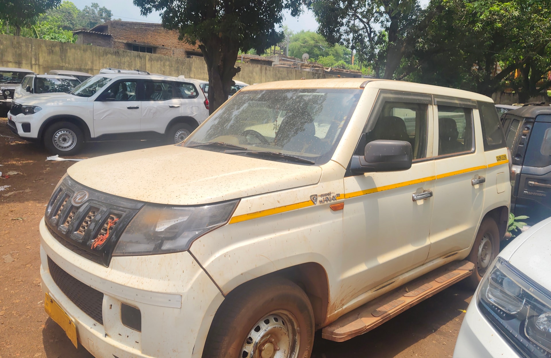 View 2017 Mahindra TUV300 T4 Image 6 Used 2017 Mahindra TUV300 T4 Image 6