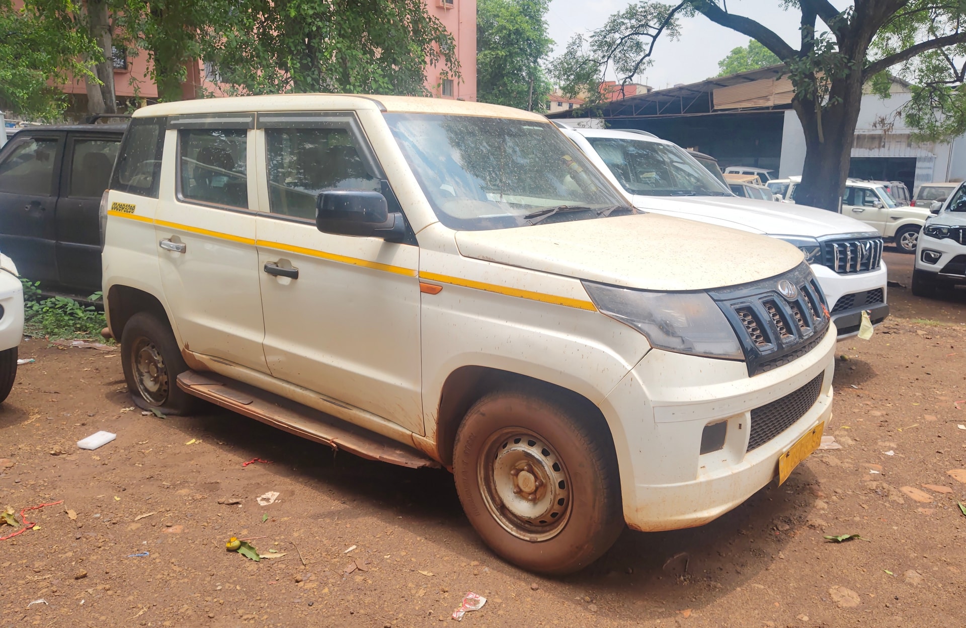 View 2017 Mahindra TUV300 T4 Image 12 Used 2017 Mahindra TUV300 T4 Image 12