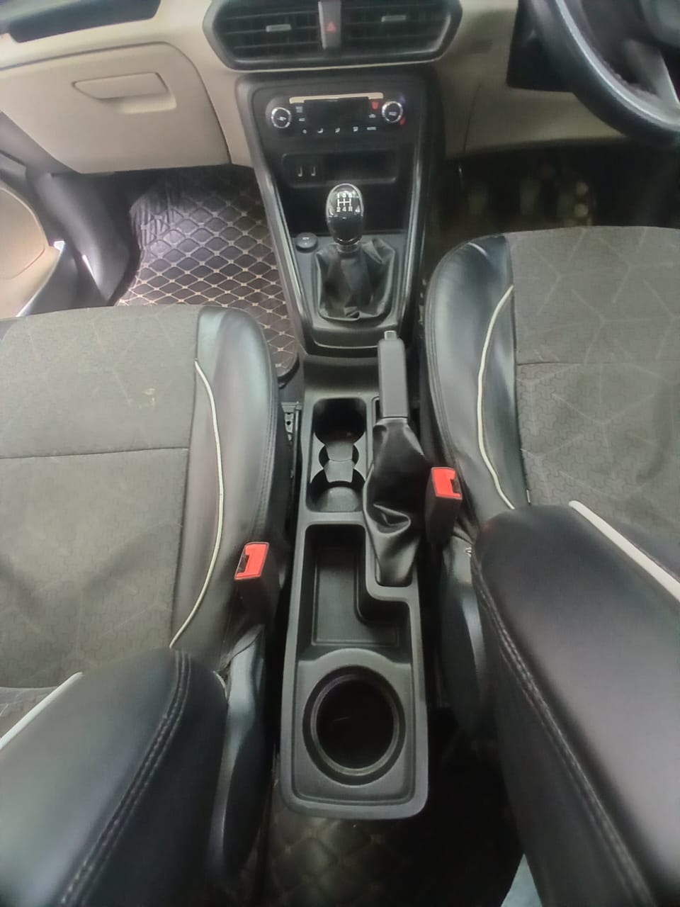 View 2021 Ford EcoSport 1.5 TiVCT Petrol Trend BS IV Image 16 Used 2021 Ford EcoSport 1.5 TiVCT Petrol Trend BS IV Image 16