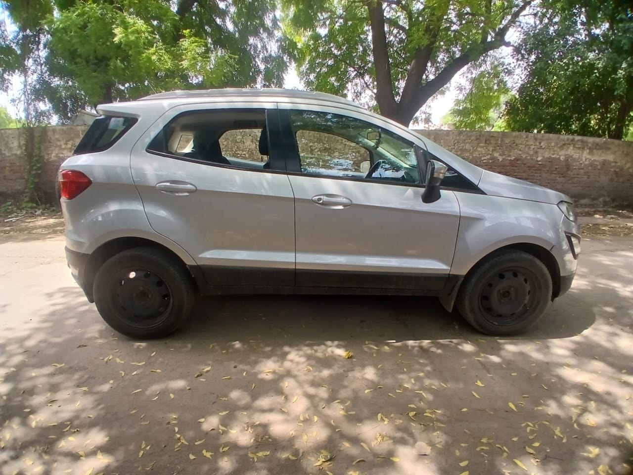 View 2021 Ford EcoSport 1.5 TiVCT Petrol Trend BS IV Image 8 Used 2021 Ford EcoSport 1.5 TiVCT Petrol Trend BS IV Image 8