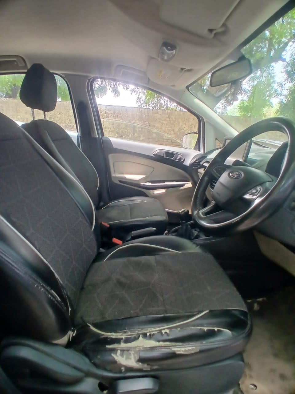 View 2021 Ford EcoSport 1.5 TiVCT Petrol Trend BS IV Image 13 Used 2021 Ford EcoSport 1.5 TiVCT Petrol Trend BS IV Image 13
