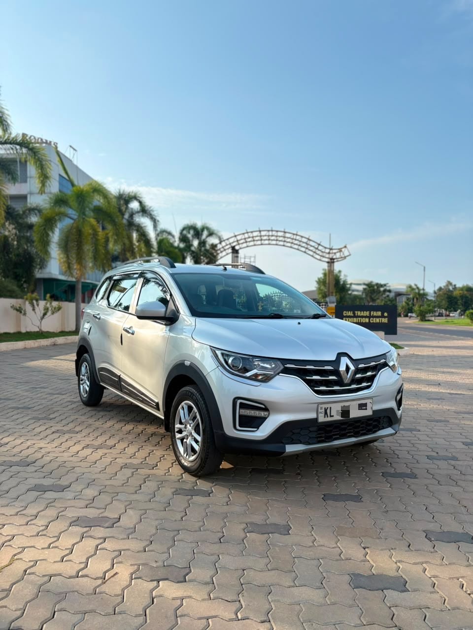 Used 2020 Renault Triber Used 2020 Renault Triber