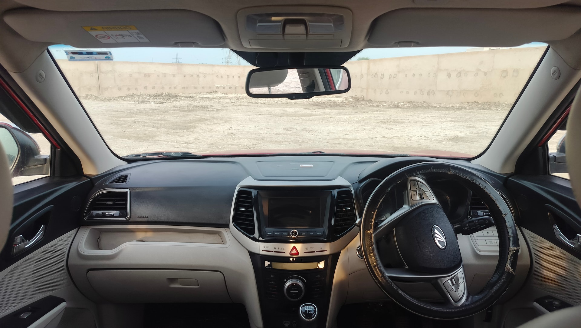 View 2019 Mahindra XUV300 W8 (O) Diesel BS IV Image 11 Used 2019 Mahindra XUV300 W8 (O) Diesel BS IV Image 11