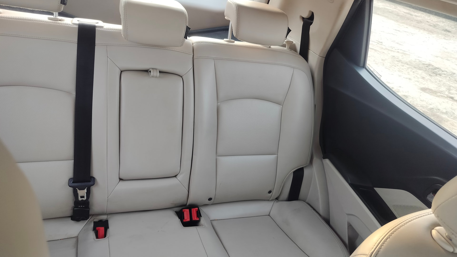 View 2019 Mahindra XUV300 W8 (O) Diesel BS IV Image 5 Used 2019 Mahindra XUV300 W8 (O) Diesel BS IV Image 5