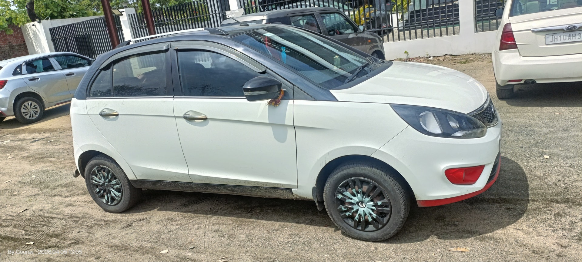 View 2015 Tata Bolt XM Quadrajet 75PS Diesel Image 4 Used 2015 Tata Bolt XM Quadrajet 75PS Diesel Image 4