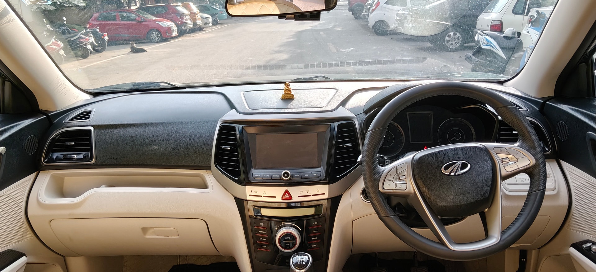 Used 2022 Mahindra XUV300 Used 2022 Mahindra XUV300