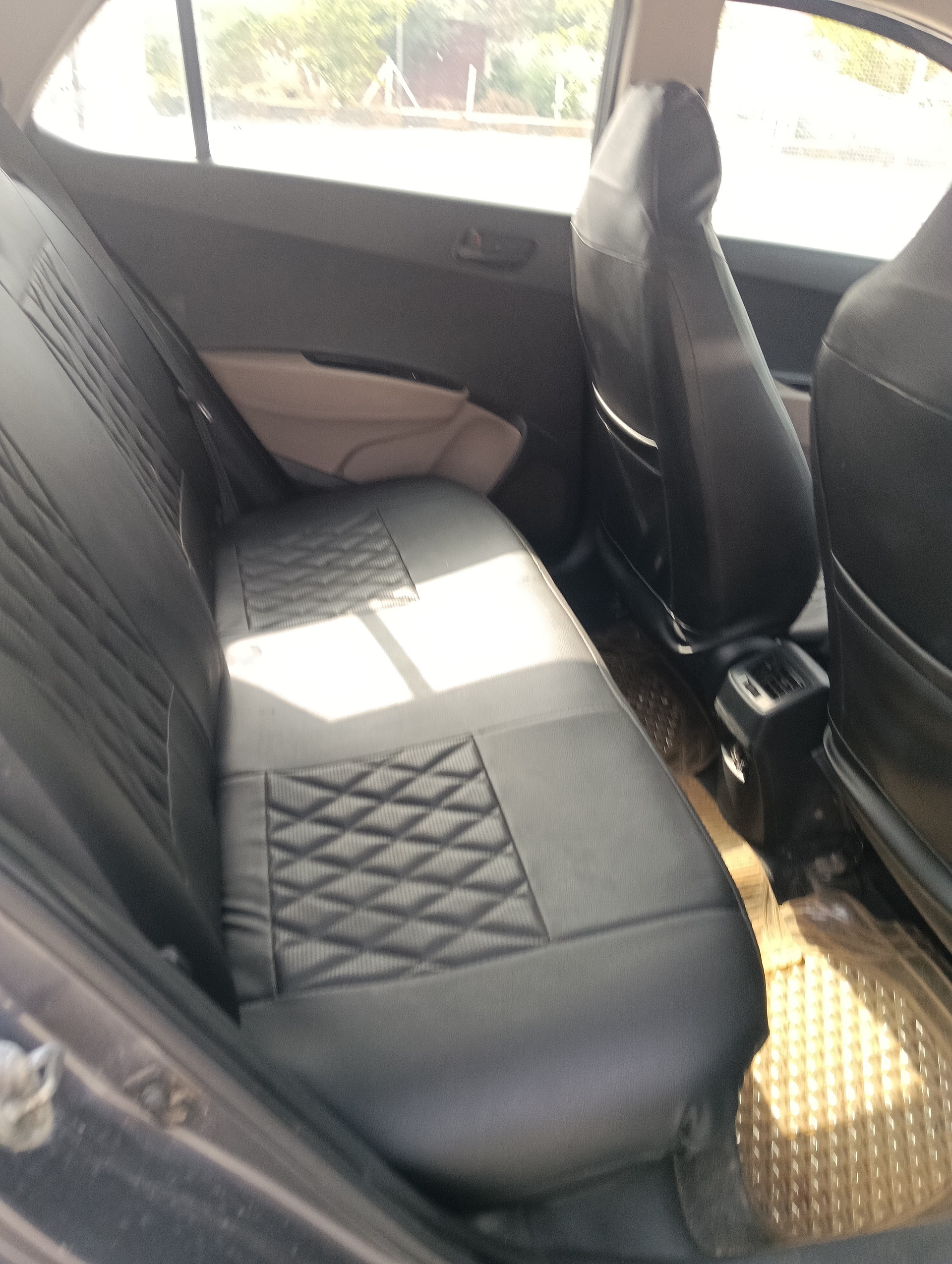 View 2017 Hyundai Grand i10 1.2 Magna Petrol BS IV Image 8 Used 2017 Hyundai Grand i10 1.2 Magna Petrol BS IV Image 8