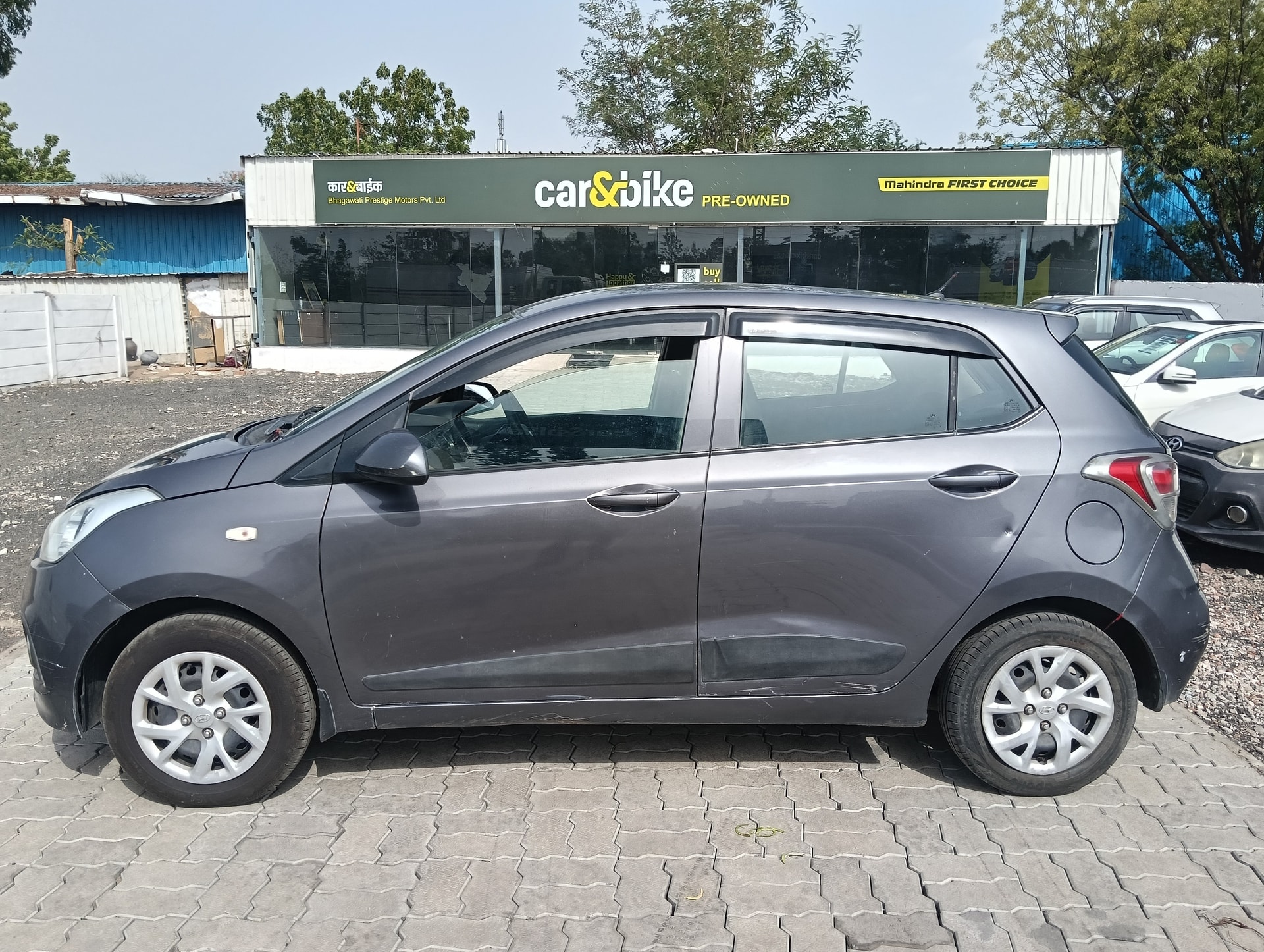 View 2017 Hyundai Grand i10 1.2 Magna Petrol BS IV Image 4 Used 2017 Hyundai Grand i10 1.2 Magna Petrol BS IV Image 4