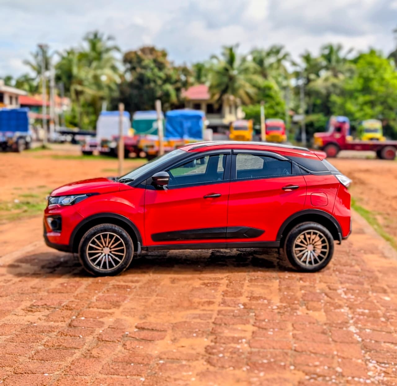 View 2021 Tata Nexon Revotron XMA AMT Image 6 Used 2021 Tata Nexon Revotron XMA AMT Image 6