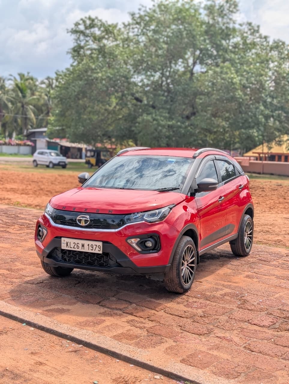 View 2021 Tata Nexon Revotron XMA AMT Image 1 Used 2021 Tata Nexon Revotron XMA AMT Image 1