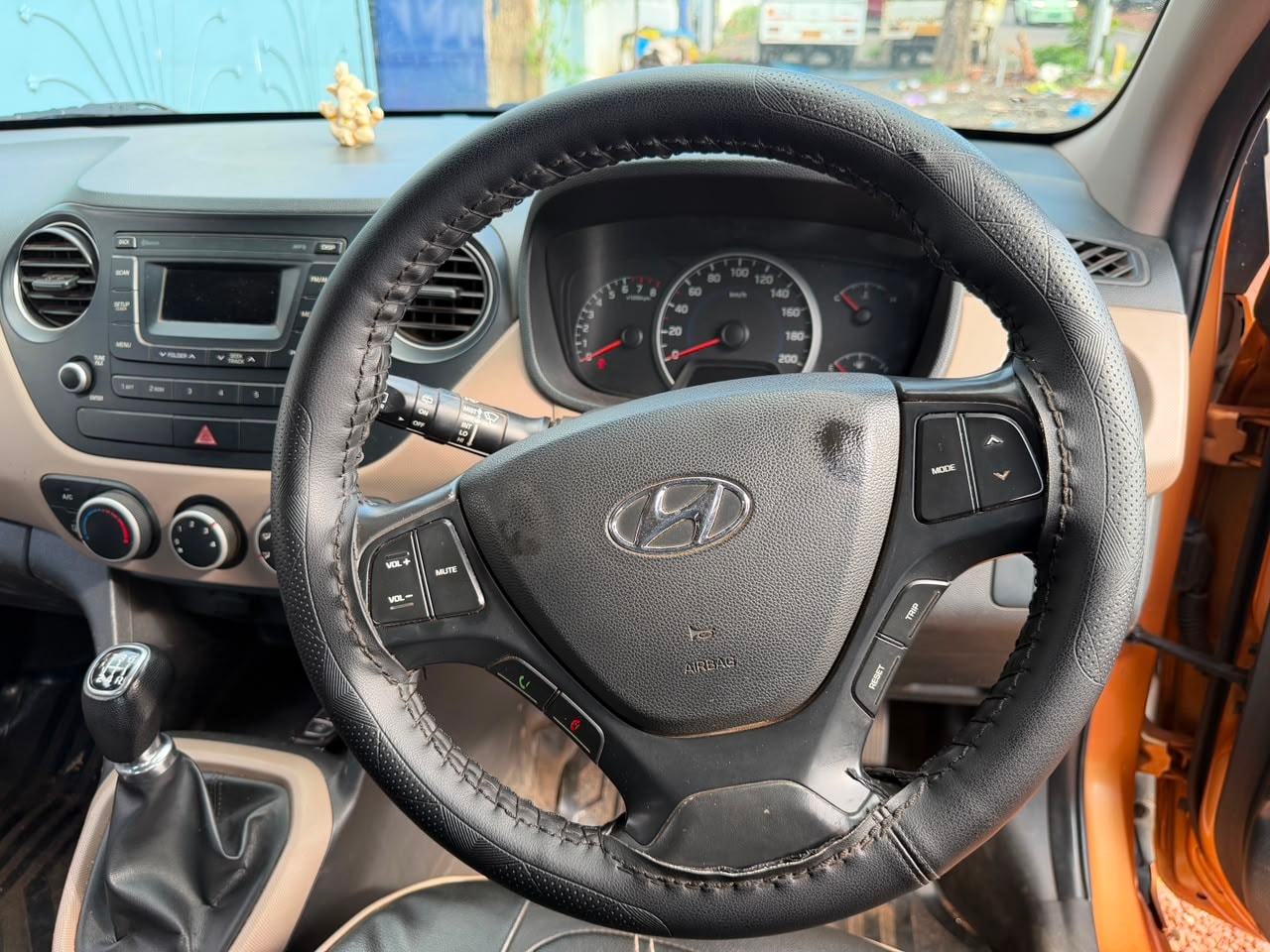 View 2016 Hyundai Grand i10 1.2 Asta Petrol Image 11 Used 2016 Hyundai Grand i10 1.2 Asta Petrol Image 11
