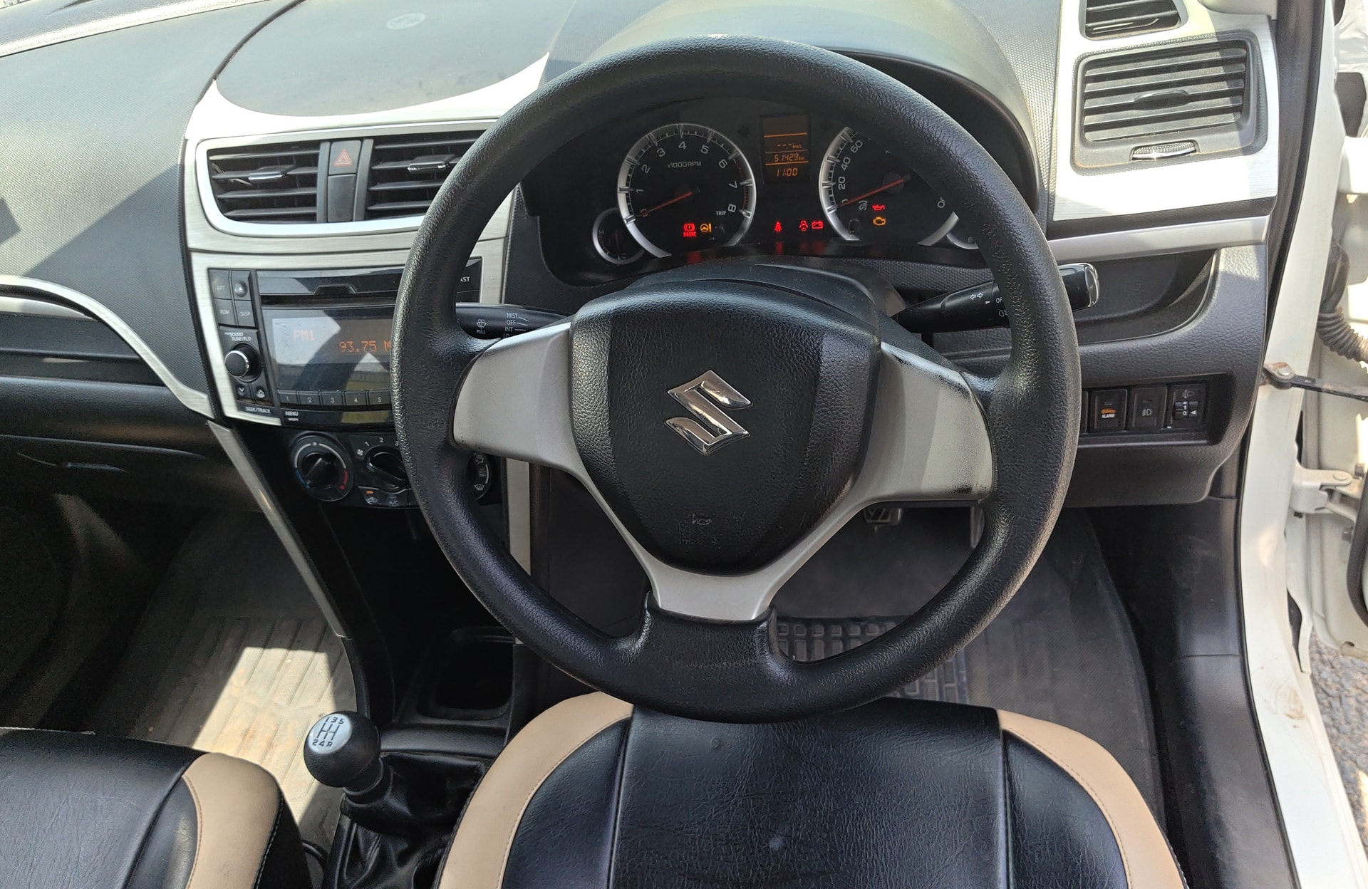View 2015 Maruti Suzuki Swift VXI BS IV Image 11 Used 2015 Maruti Suzuki Swift VXI BS IV Image 11