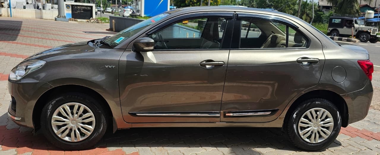 View 2019 Maruti Suzuki Dzire VXI AGS BS IV Image 6 Used 2019 Maruti Suzuki Dzire VXI AGS BS IV Image 6