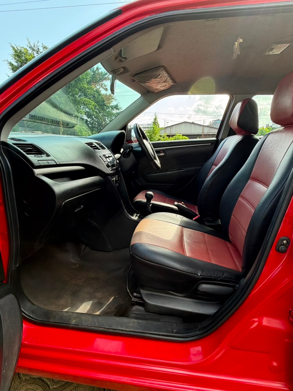 View 2015 Maruti Suzuki Swift VXI BS IV Image 13 Used 2015 Maruti Suzuki Swift VXI BS IV Image 13