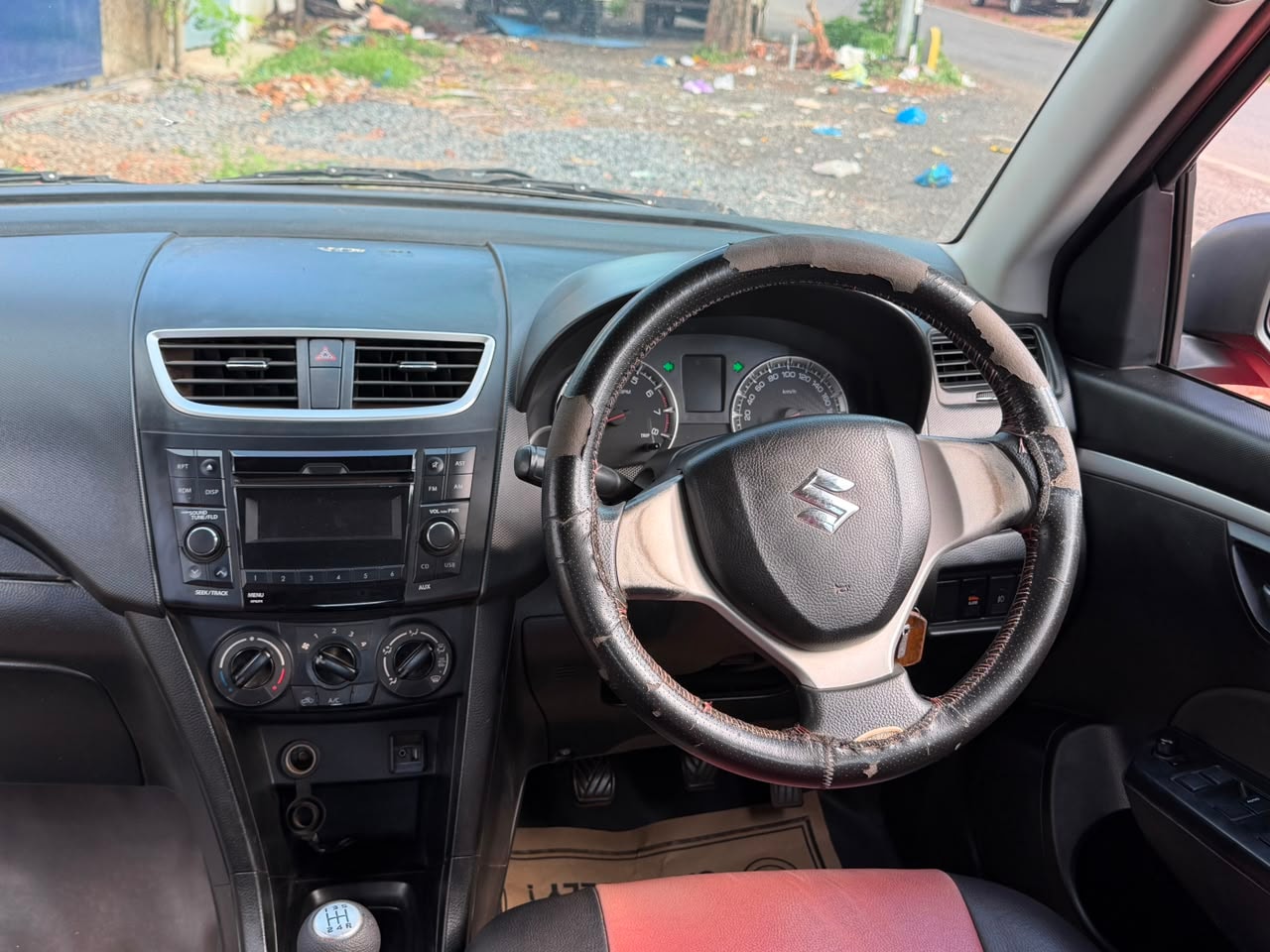 View 2015 Maruti Suzuki Swift VXI BS IV Image 9 Used 2015 Maruti Suzuki Swift VXI BS IV Image 9