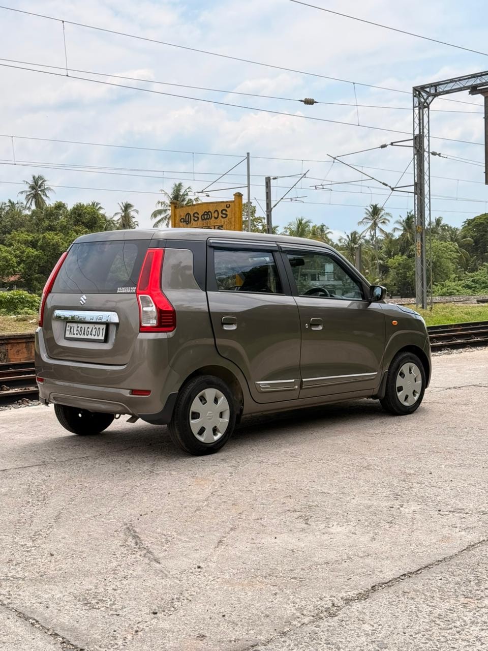 View 2022 Maruti Suzuki Wagon R ZXI 1.2 Image 11 Used 2022 Maruti Suzuki Wagon R ZXI 1.2 Image 11