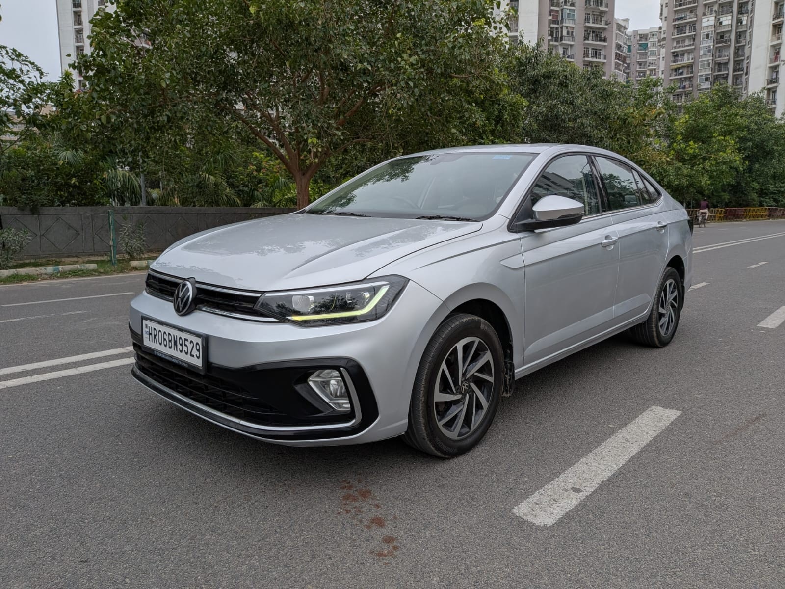 View 2022 Volkswagen Virtus Topline 1.0 TSI AT Image 1 Used 2022 Volkswagen Virtus Topline 1.0 TSI AT Image 1