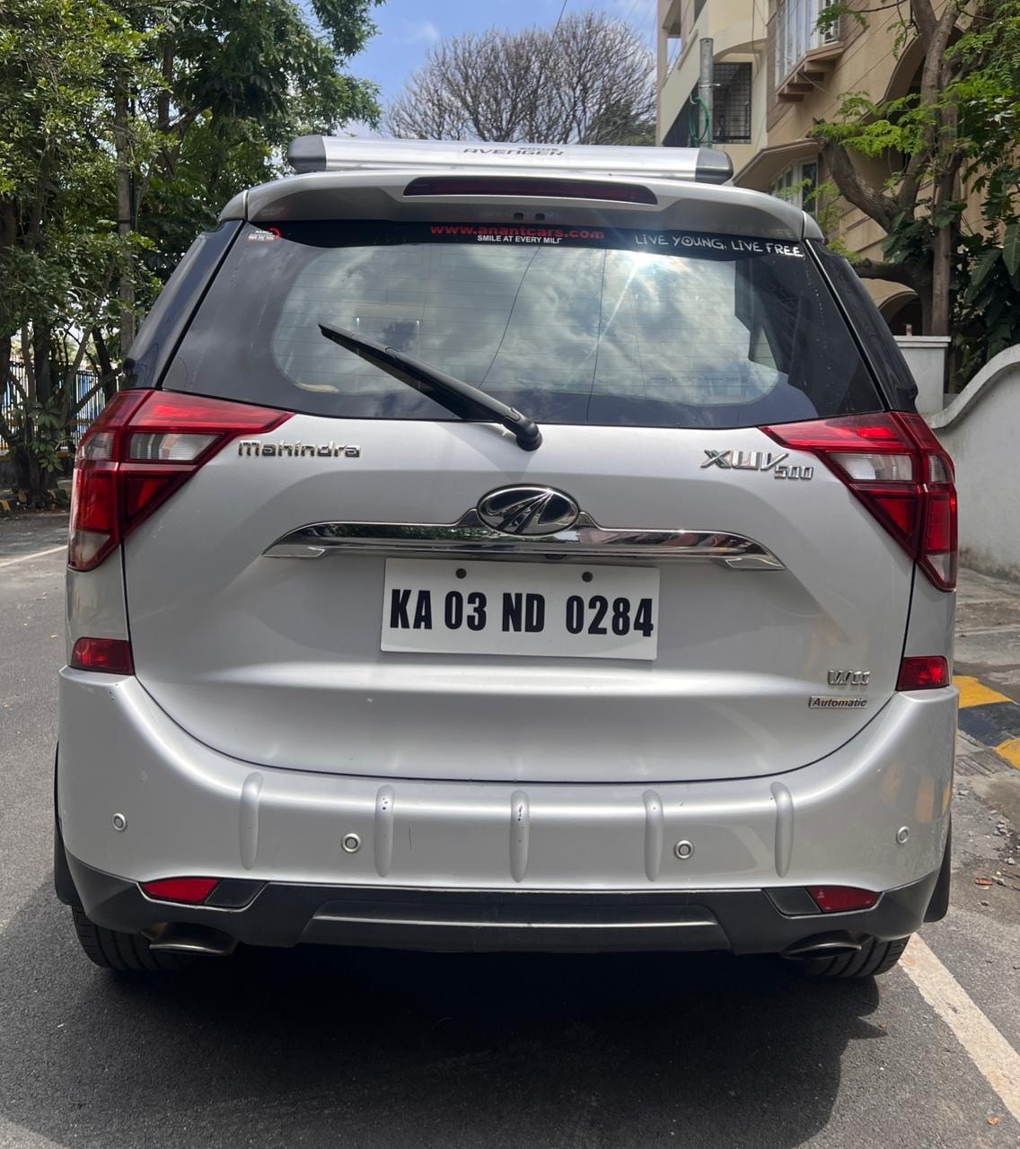 View 2018 Mahindra XUV500 W11 AT Image 4 Used 2018 Mahindra XUV500 W11 AT Image 4