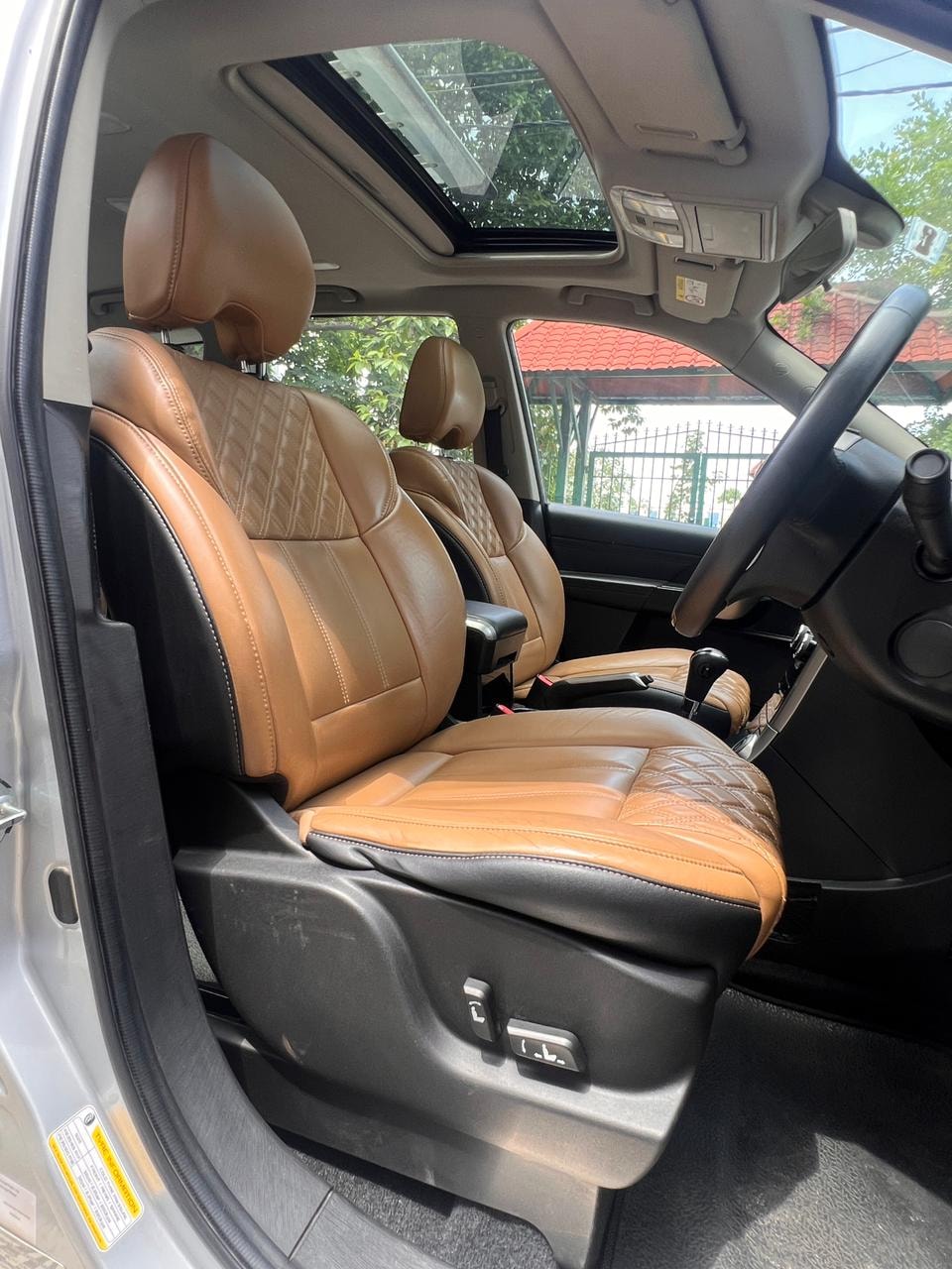 View 2018 Mahindra XUV500 W11 AT Image 13 Used 2018 Mahindra XUV500 W11 AT Image 13