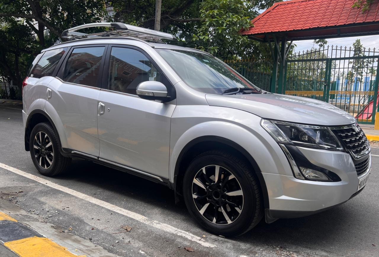 View 2018 Mahindra XUV500 W11 AT Image 12 Used 2018 Mahindra XUV500 W11 AT Image 12