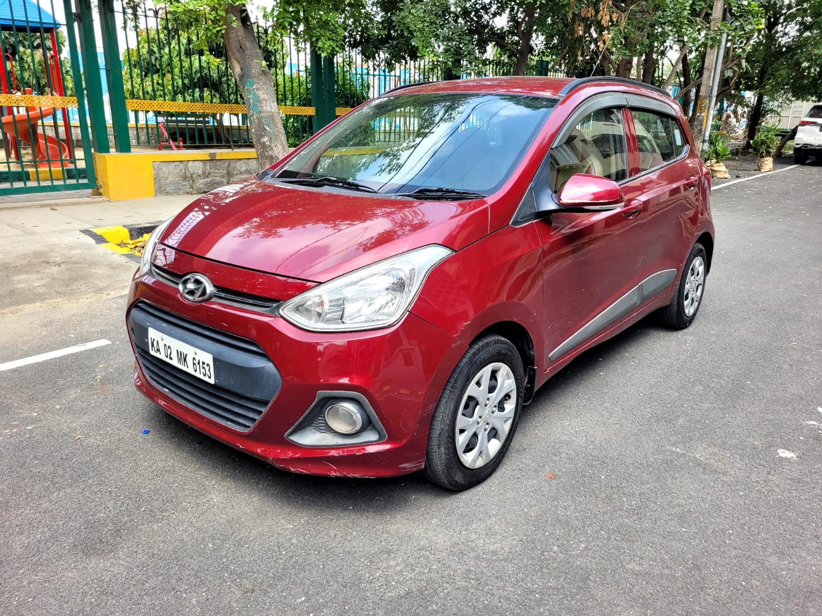 View 2015 Hyundai Grand i10 1.1 Sportz Diesel Image 3 Used 2015 Hyundai Grand i10 1.1 Sportz Diesel Image 3
