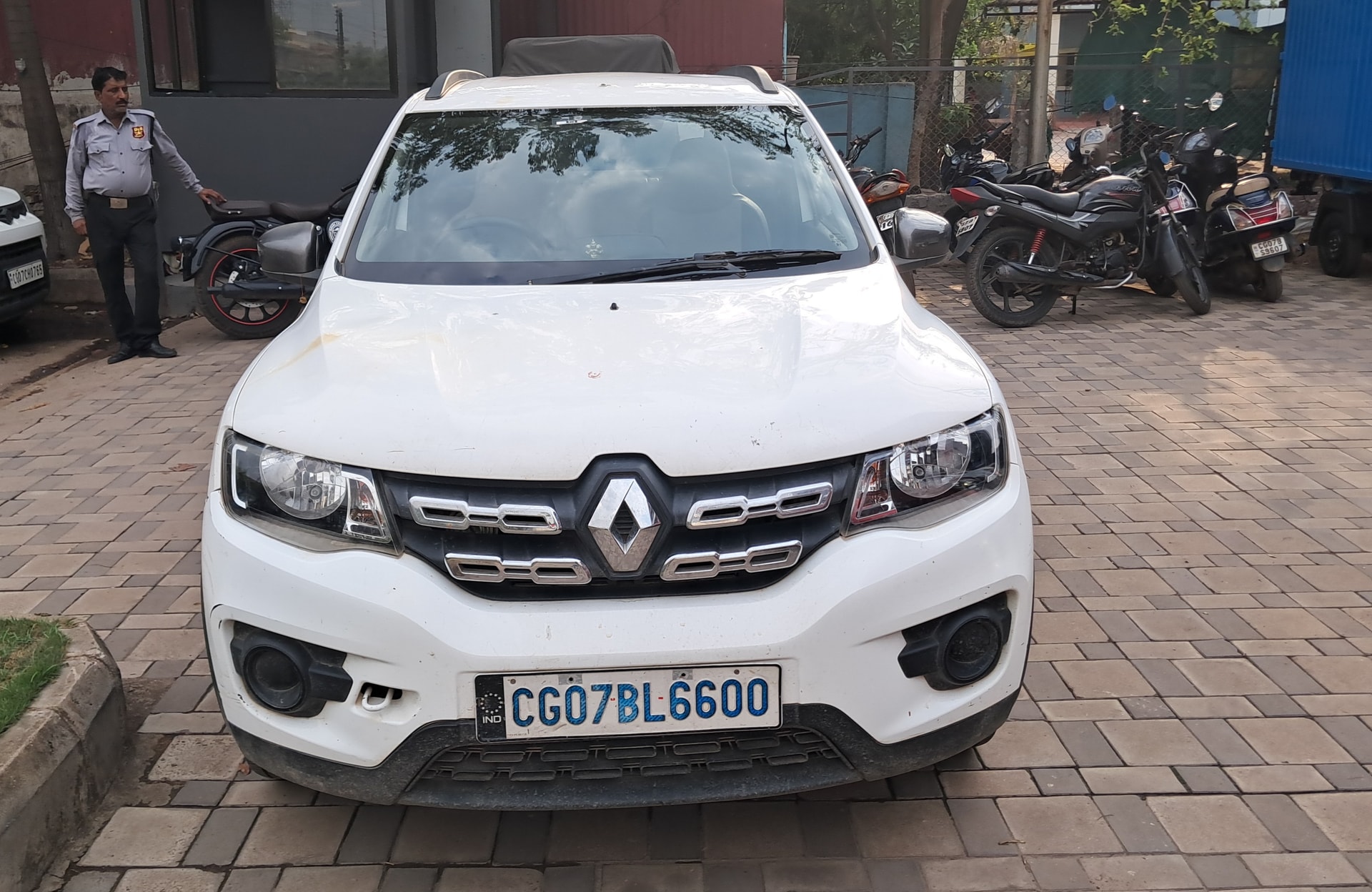 View 2018 Renault Kwid RXL 1.0 BS IV Image 2 Used 2018 Renault Kwid RXL 1.0 BS IV Image 2