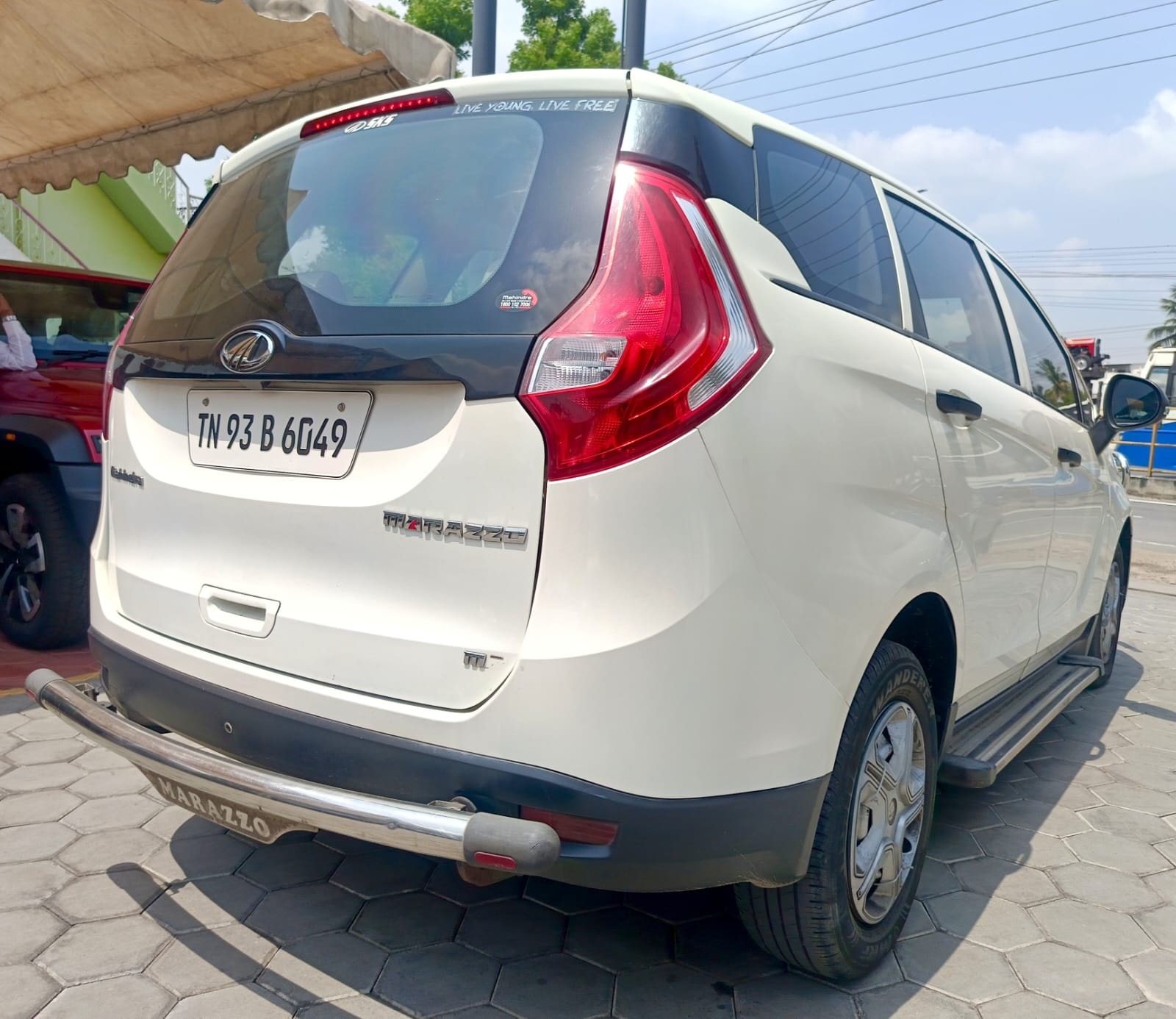 View 2019 Mahindra Marazzo M2 8-Seater Image 10 Used 2019 Mahindra Marazzo M2 8-Seater Image 10