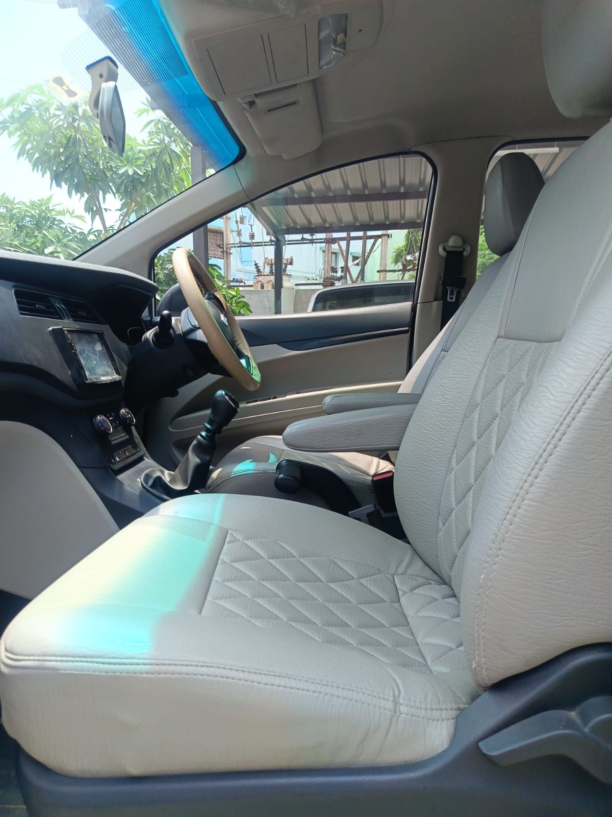 View 2019 Mahindra Marazzo M2 8-Seater Image 5 Used 2019 Mahindra Marazzo M2 8-Seater Image 5