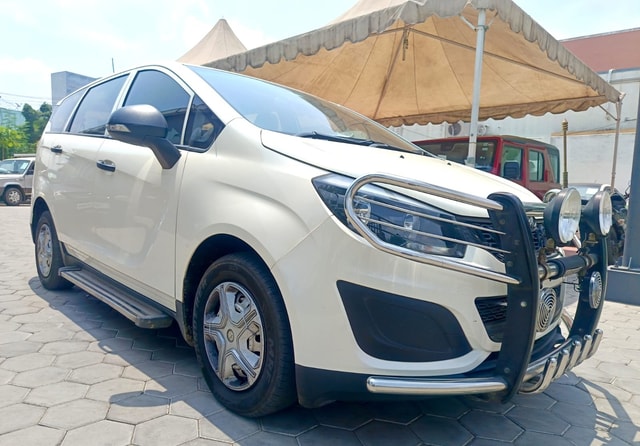 View Mahindra Marazzo Image 12 Used Mahindra Marazzo Image 12